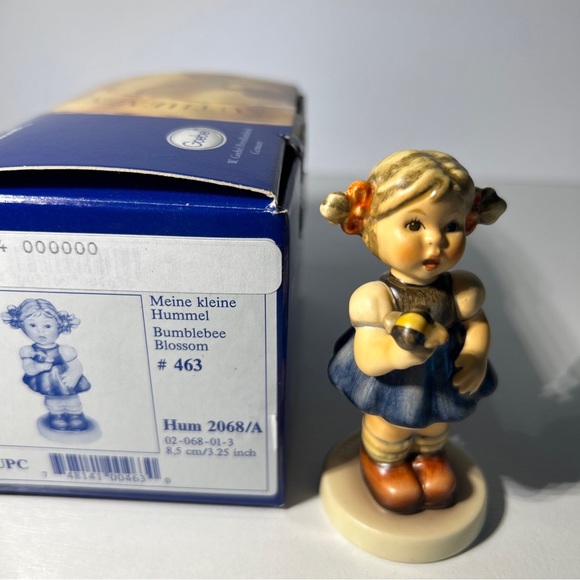 Goebel Hummel Bumblebee Blossom #2068/A 3.25’ First Issue from 1999 Garmany - Picture 9 of 11